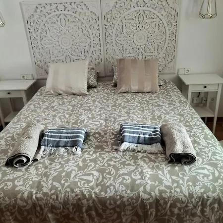 Amura En Playa De Cucharas * كوستا تاغيسي